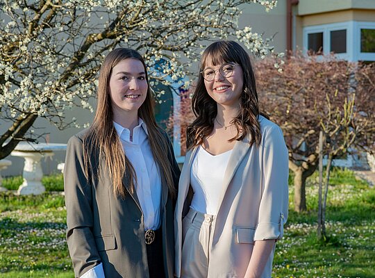 Laura und Katharina Tropper im Hotel Gasthof Scheer