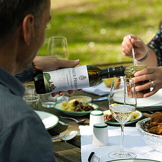 Picknick am Schloss Kapfenstein als Ausflugsziel im Hotel Gasthof Scheer