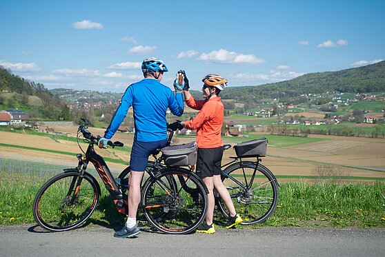 Radfahren mit Ausblick in die Region Bad Gleichenberg